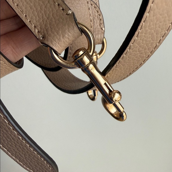 Coach Tan crossbody strap with Gold Hardware - Picture 4 of 10